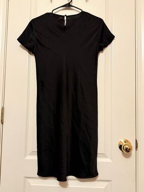 Express Black Short-Sleeve Mini Shift Dress